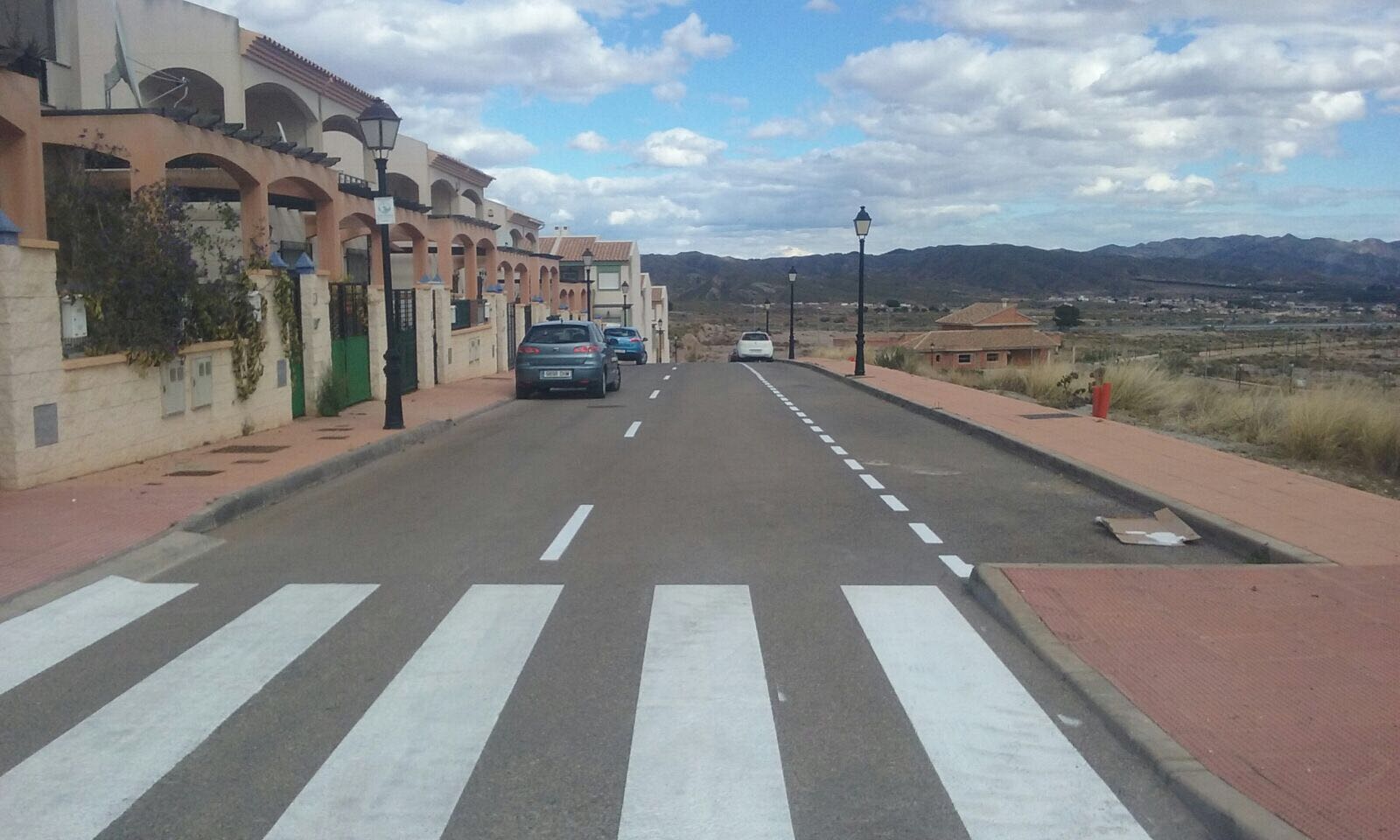 Pintado y mejora de la circulación en Jardines del Almanzora